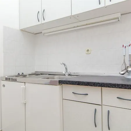 Apartments Meridiana 1 *