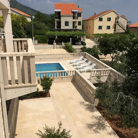 Apartman Meridiana 1 *