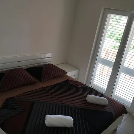 Apartman Meridiana 1 *