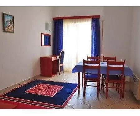 Meridiana 1 Apartman *