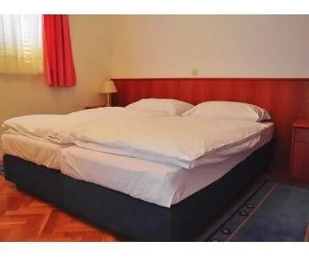 Apartman Meridiana 1 *