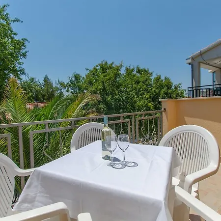 Apartman Meridiana 1 *