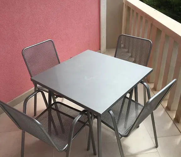 Meridiana 1 أوروبيتش